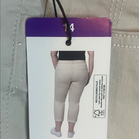 NWT Santana Tummy Control Jeans in Cream Rolled Cuff sz 14 - Picture 5 of 11